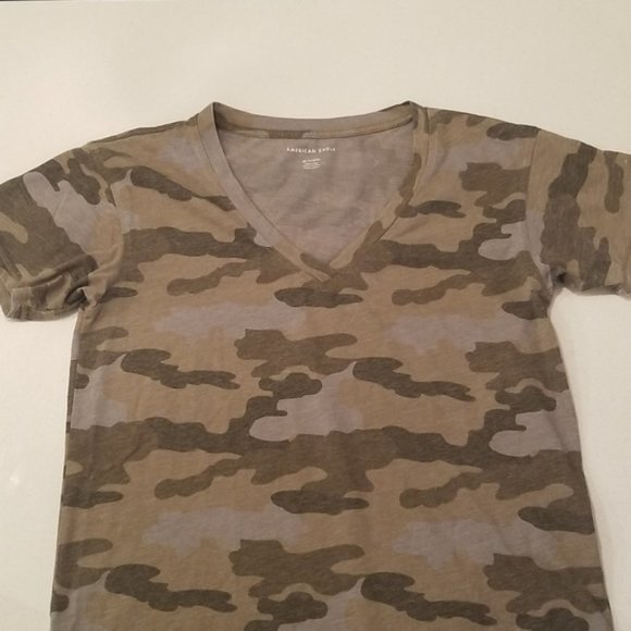 American Eagle Camo V Neck - Picture 2 of 9